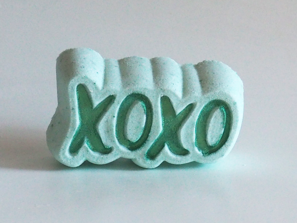 XOXO Bath Bomb
